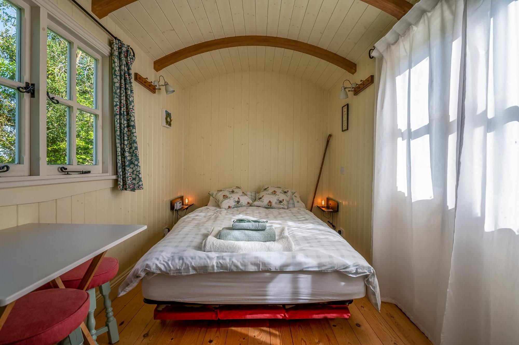 The Shepherd's Hut At Beechcroft Campsite Worcester